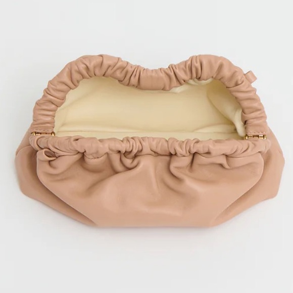 New! Mansur Gavriel Exclusive Mini Cloud Clutch Bag in Trucco Nude Tan Beige - Picture 3 of 10